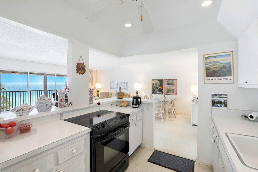 10573 Gulf Shore Dr #304, Naples, FL 34108