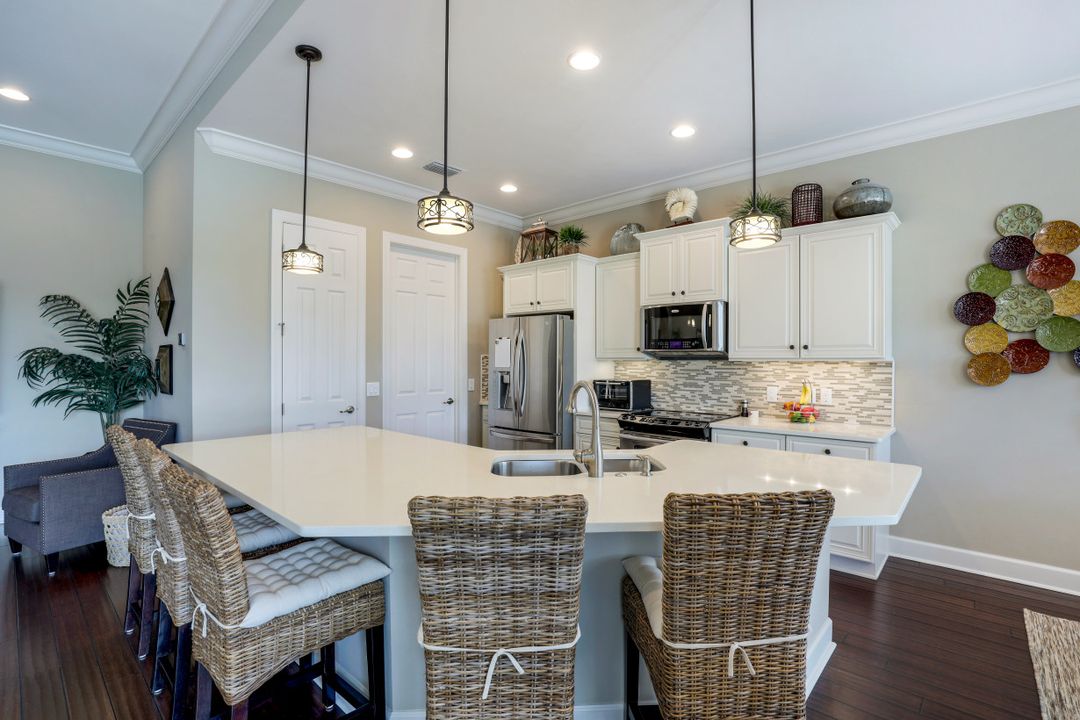 9447 Quarry Dr, Naples, FL 34120