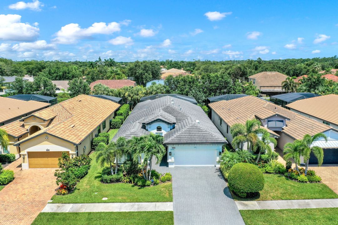 10102 Palazzo Dr, Naples, FL 34119