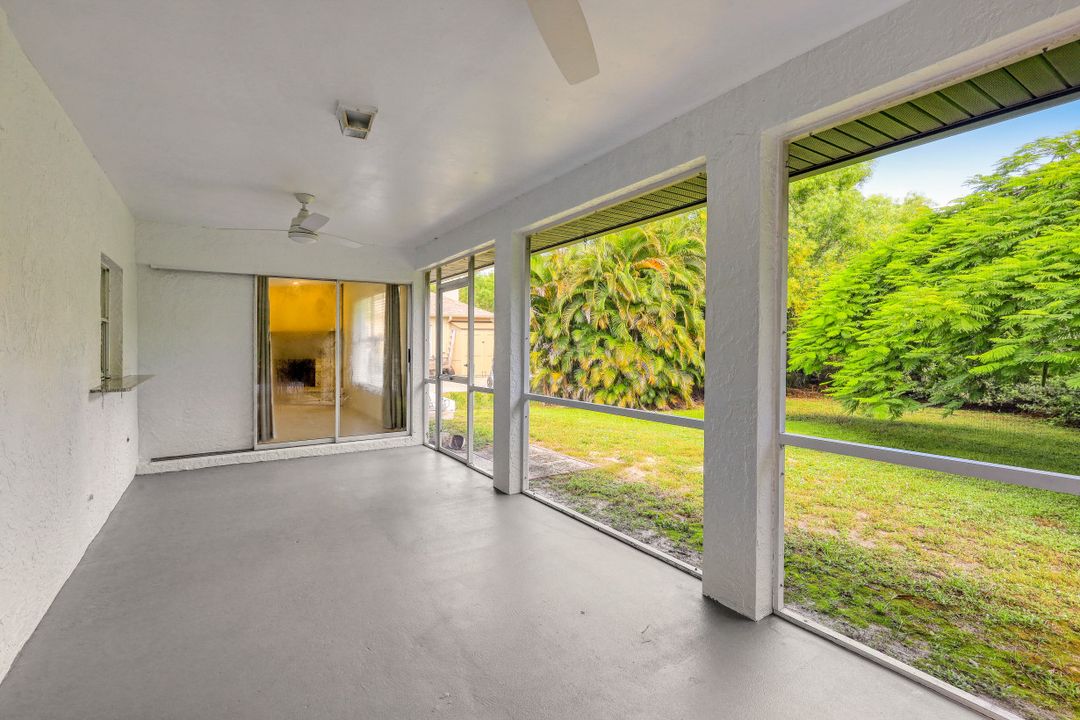 6581 Sable Ridge Ln, Naples, FL 34109