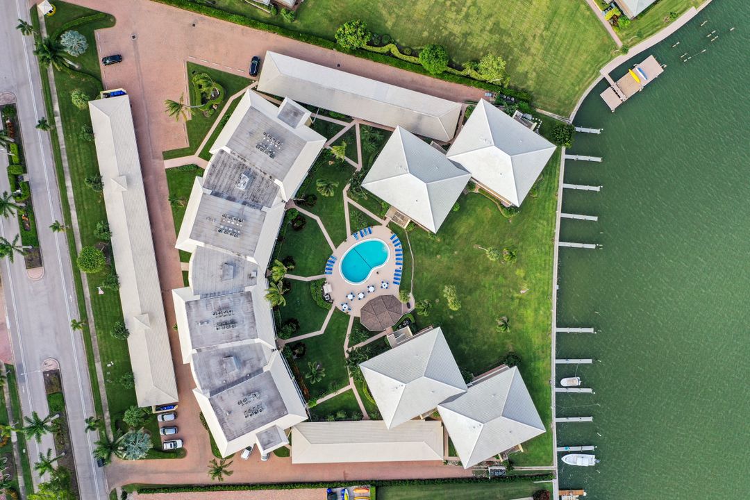 3300 Gulf Shore Blvd N #103, Naples, FL 34103