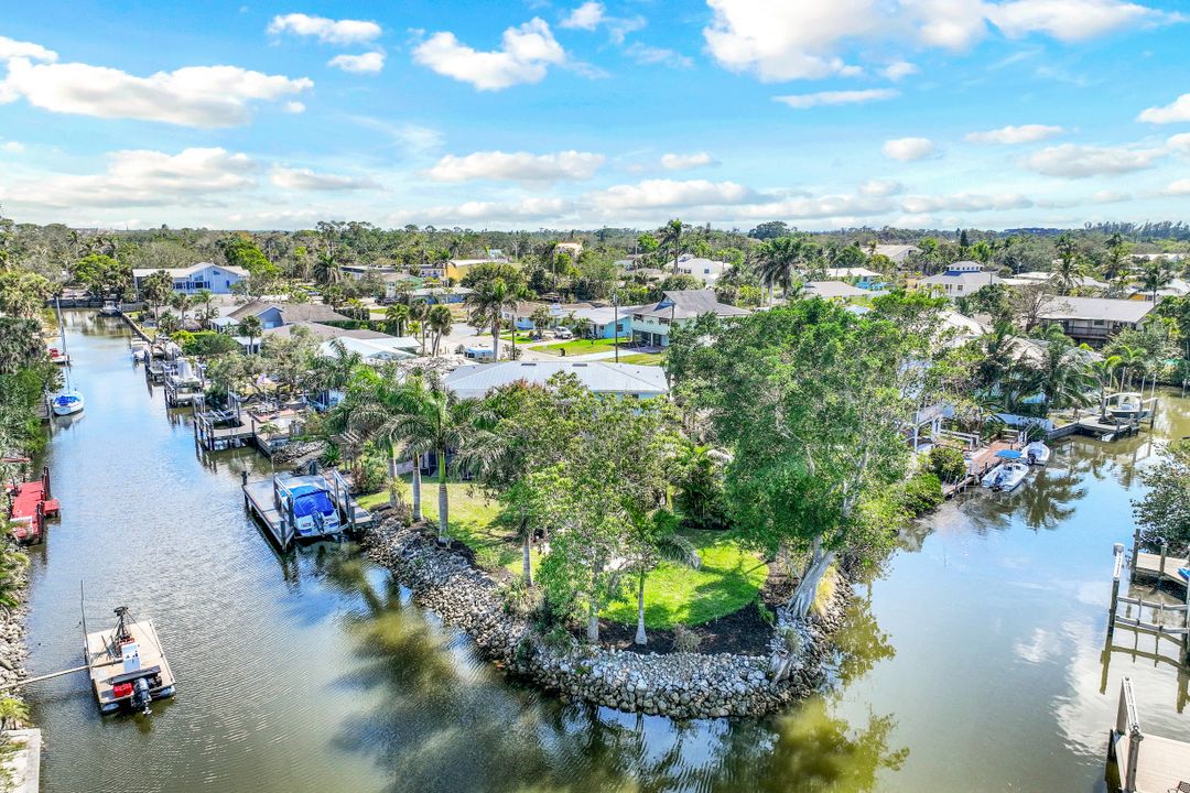 2631 Shoreview Dr, Naples, FL 34112