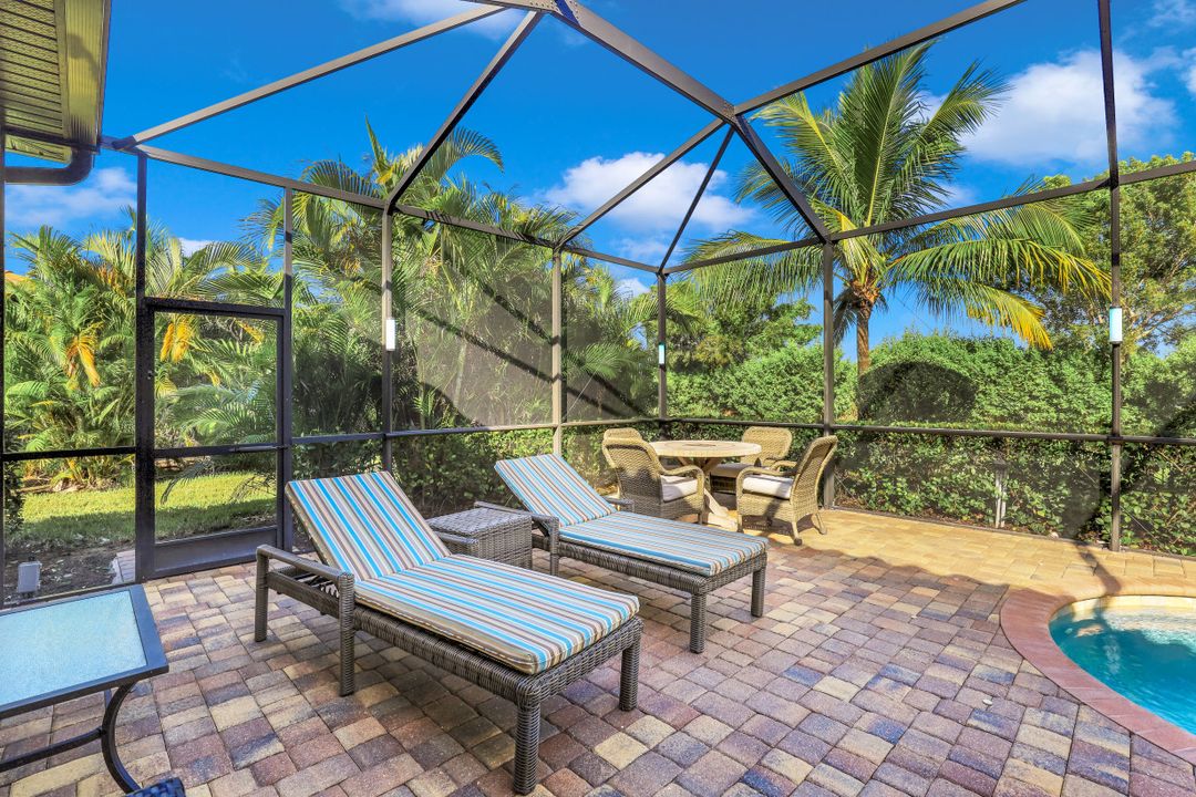 9336 Vercelli Ct, Naples, FL 34113