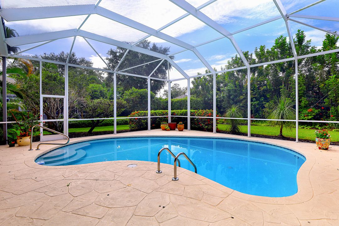 5910 Sonoma Ct, Naples, FL 34119