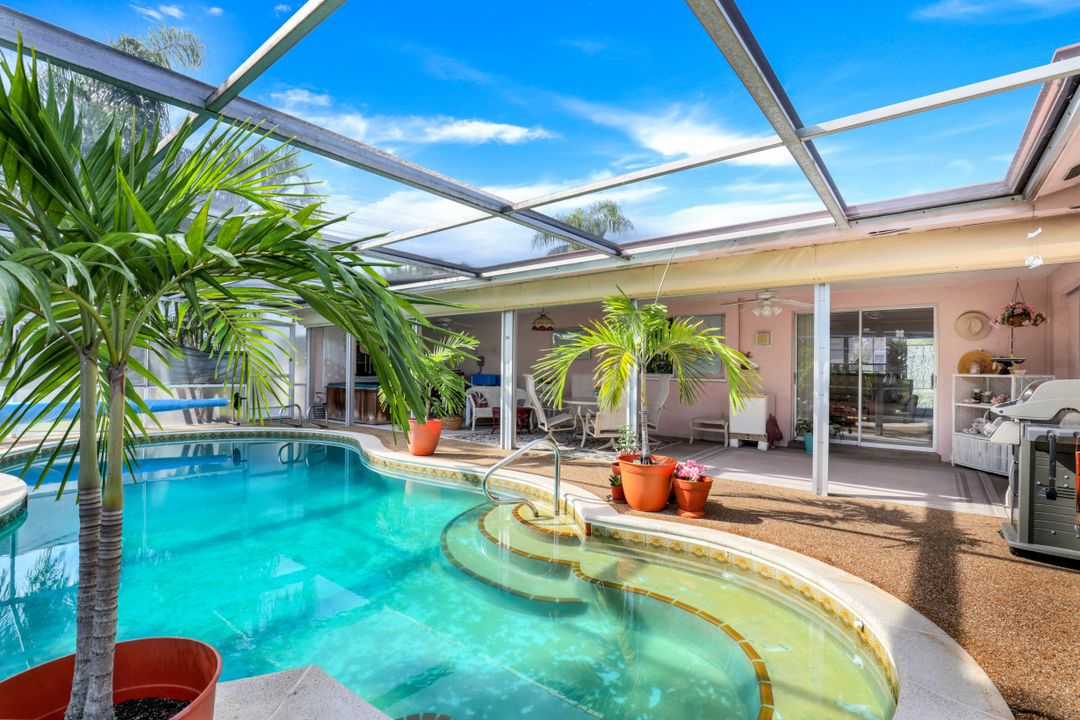 4933 SW 11th Ct, Cape Coral, FL 33914