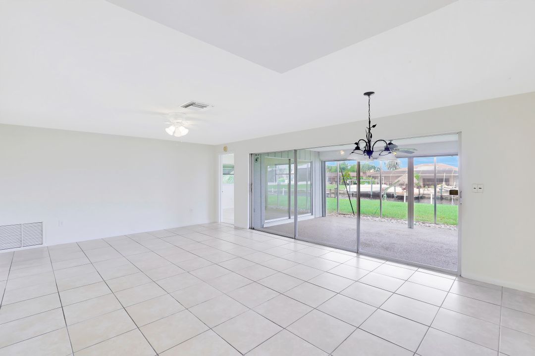 825 Lucerne Pkwy, Cape Coral, FL 33904