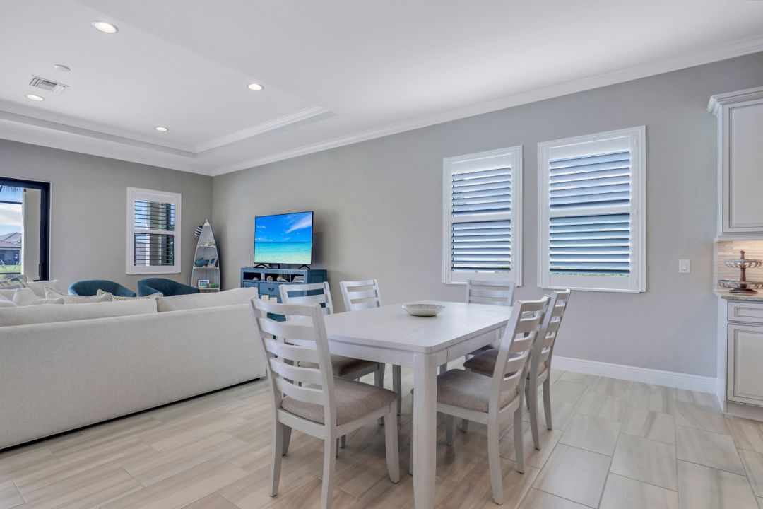 4714 Formosa Dr, Naples, FL 34119