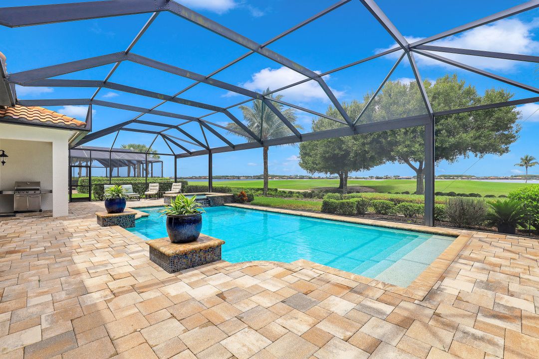 9017 Quarry Dr, Naples, FL 34120