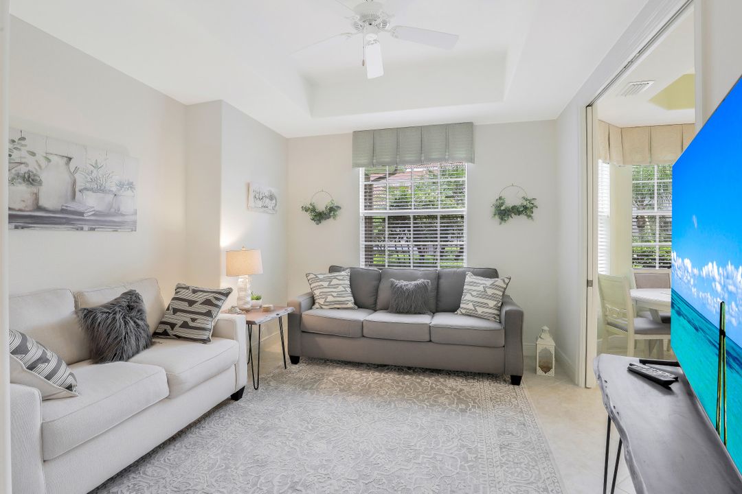 7842 Hawthorne Dr #1701, Naples, FL 34113