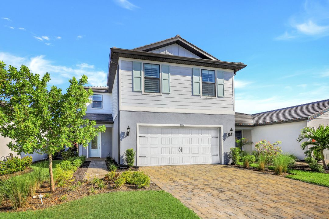 2236 Yellowfin Cir, Naples, FL 34114
