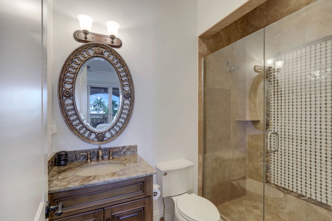 1940 6th St S, Naples, FL 34102