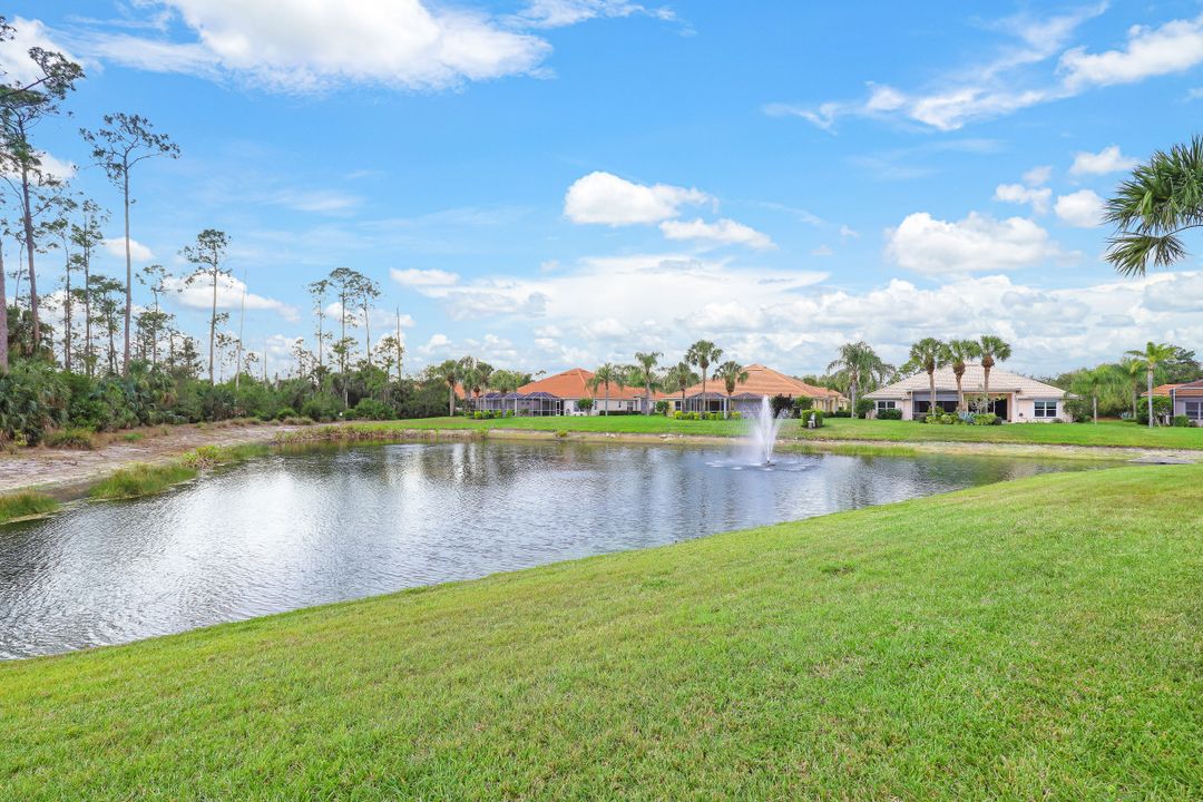 5873 Northridge Dr, Naples, FL 34110