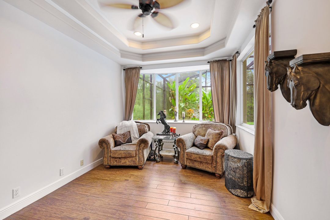 6881 Bottlebrush Ln, Naples, FL 34109