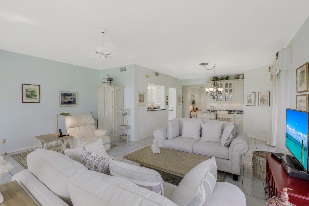 6500 Valen Way #402, Naples, FL 34108