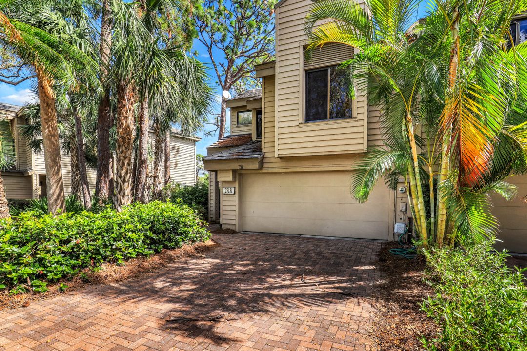 27131 Oakwood Lake Dr, Bonita Springs, FL 34134