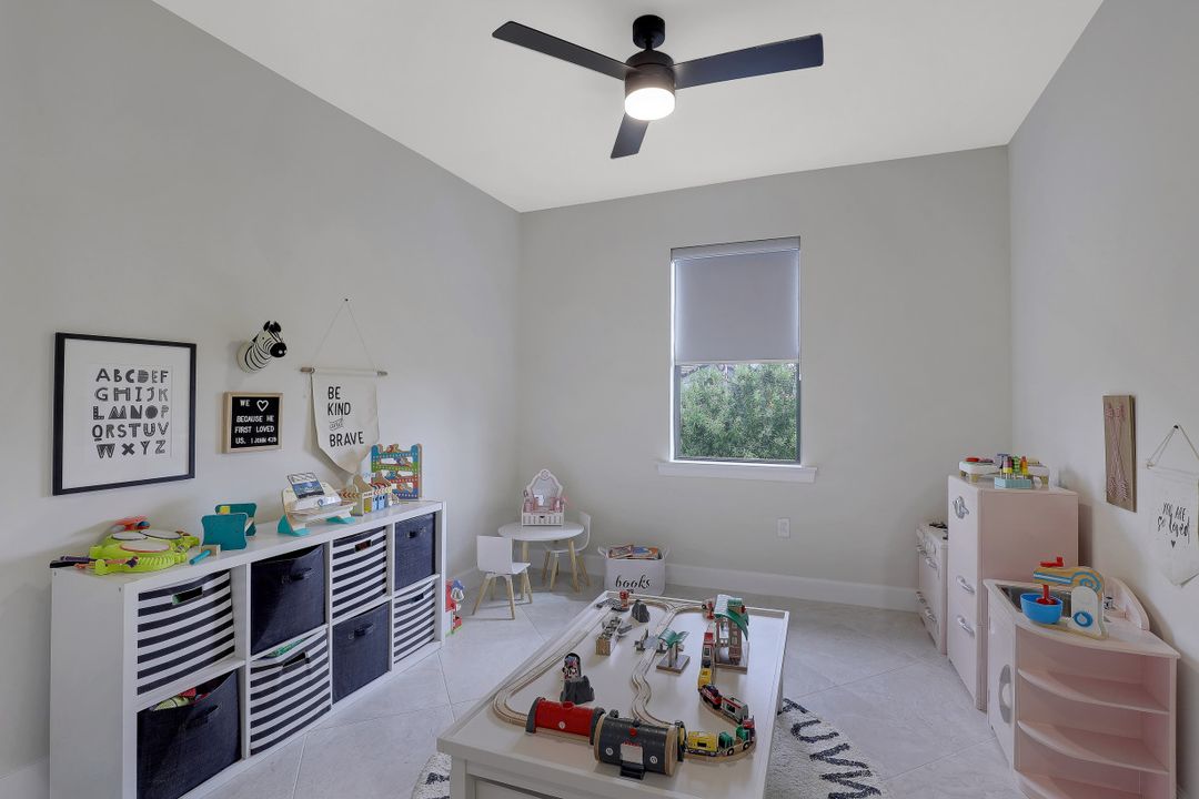 17005 Ashcomb Way, Estero, FL 33928