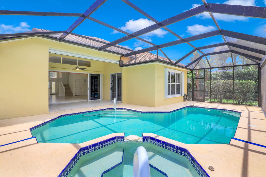 9224 Spring Run Blvd, Bonita Springs, FL 34135