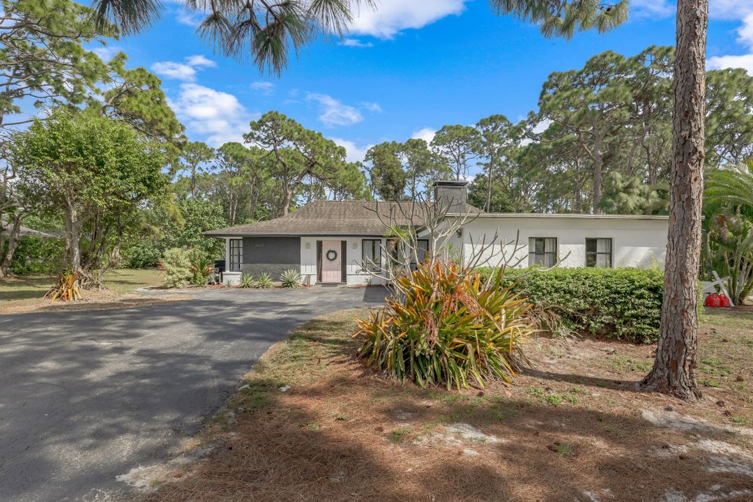 6640 Trail Blvd, Naples, FL 34108