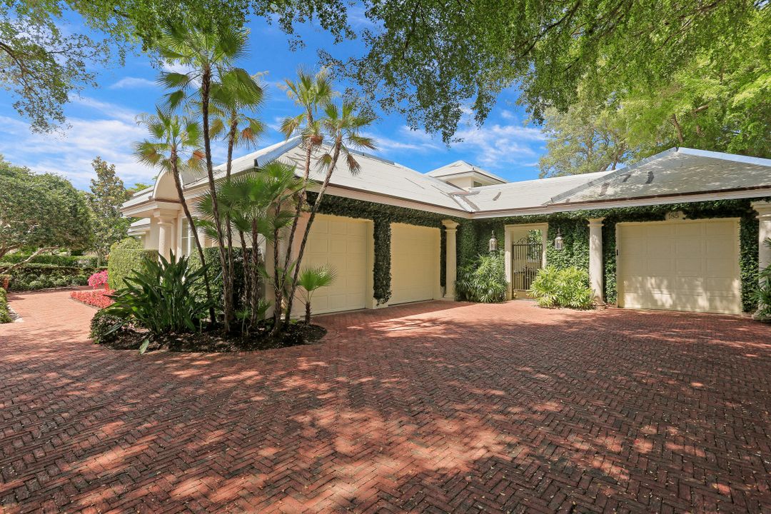 185 Cheshire Way, Naples, FL 34110