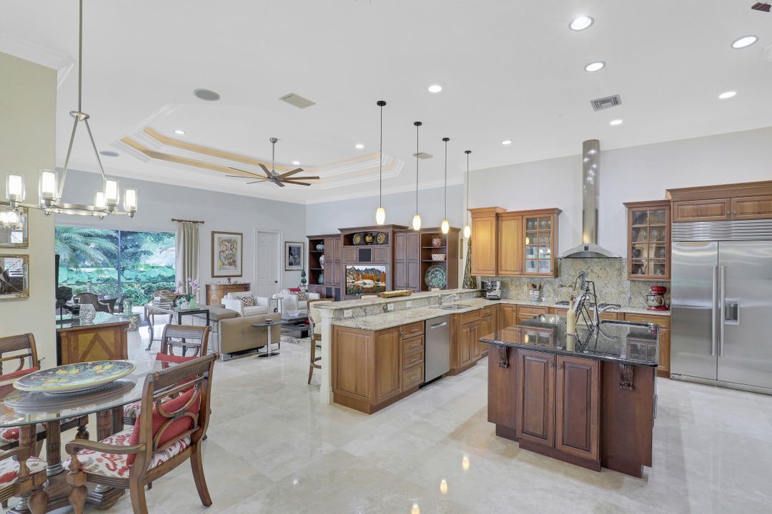 795 Brentwood Point, Naples, FL 34110