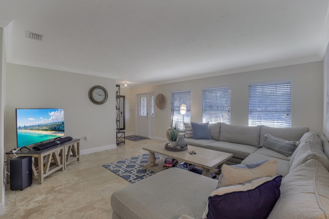401 Willet Ave, Naples, FL 34108