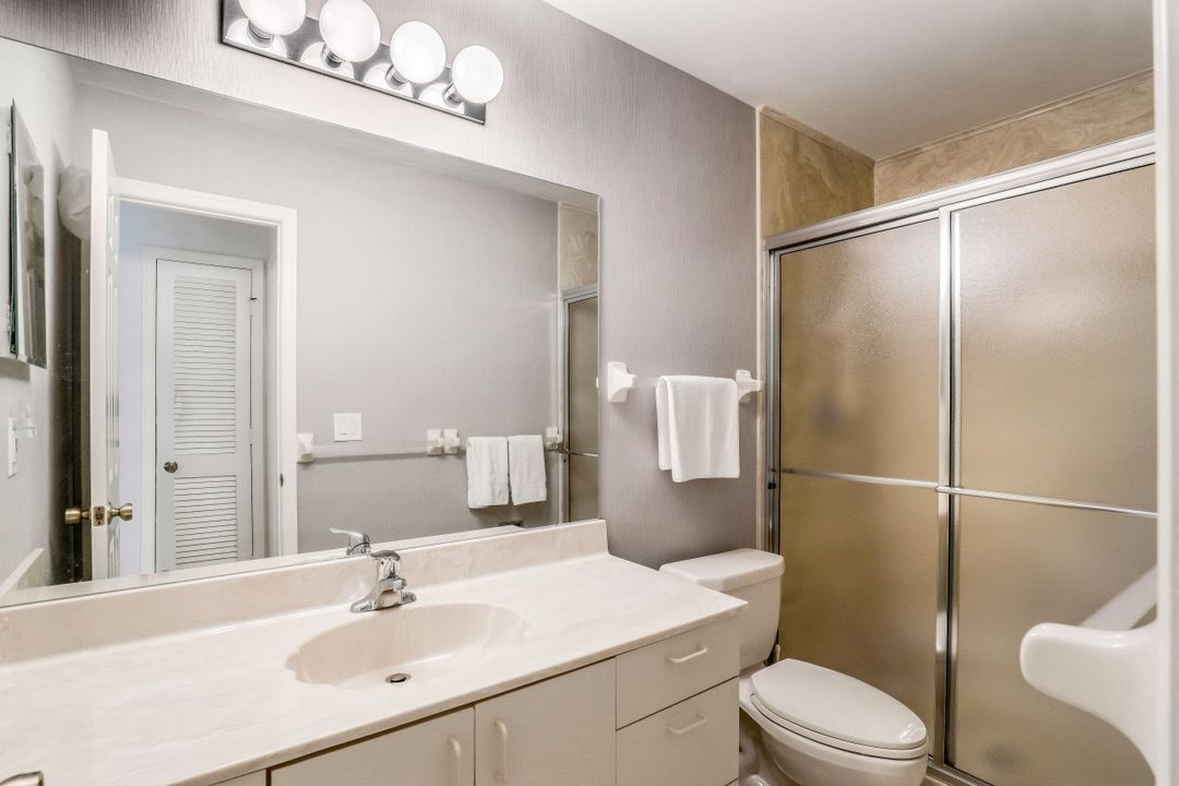 880 8th Ave S #101, Naples, FL 34102