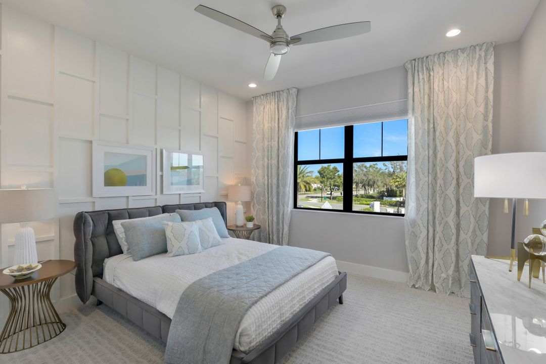 12944 Pembroke Dr, Naples, FL 34105