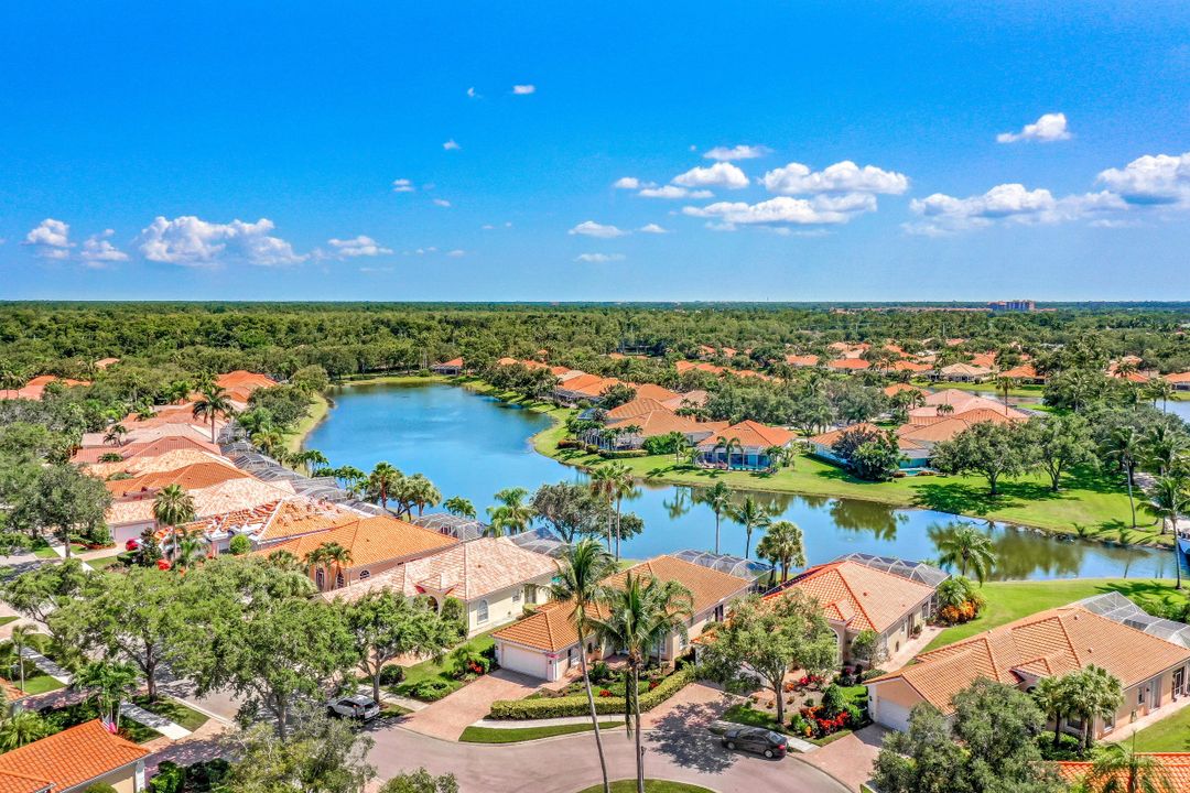 5981 Bermuda Ln, Naples, FL 34119