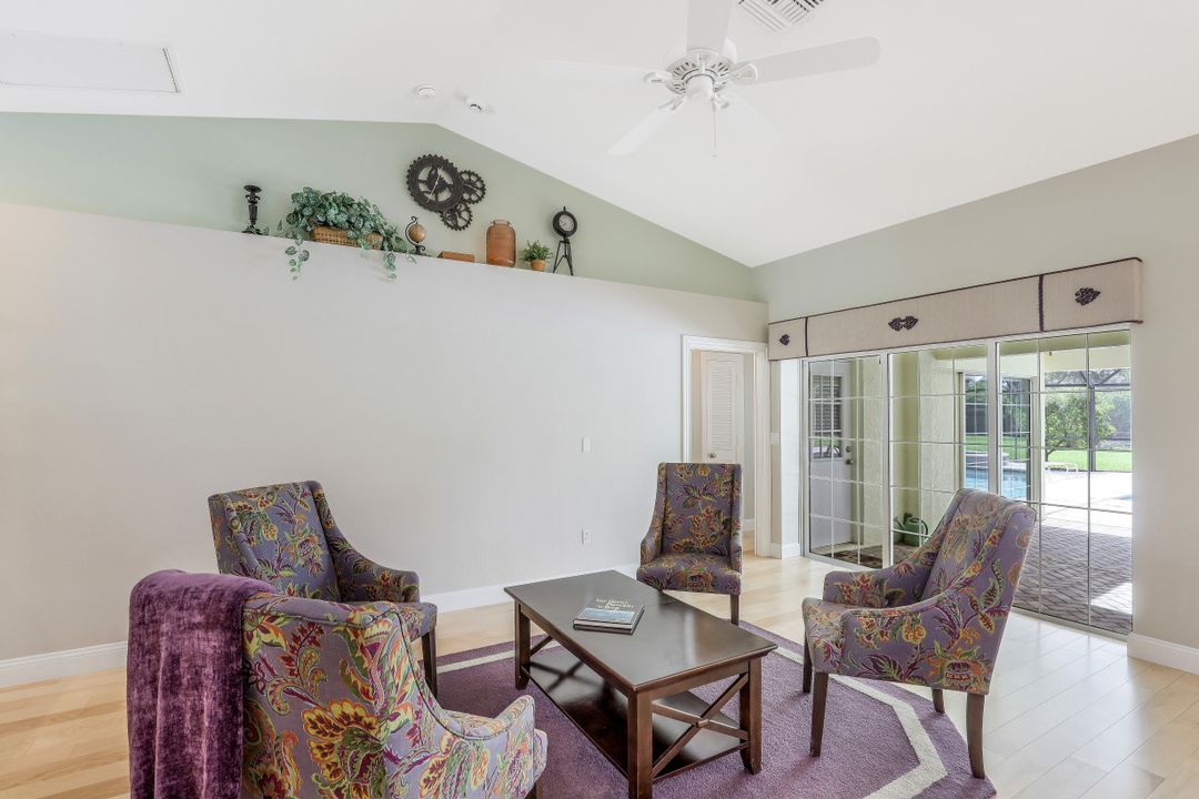 762 Hickory Rd, Naples, FL 34108