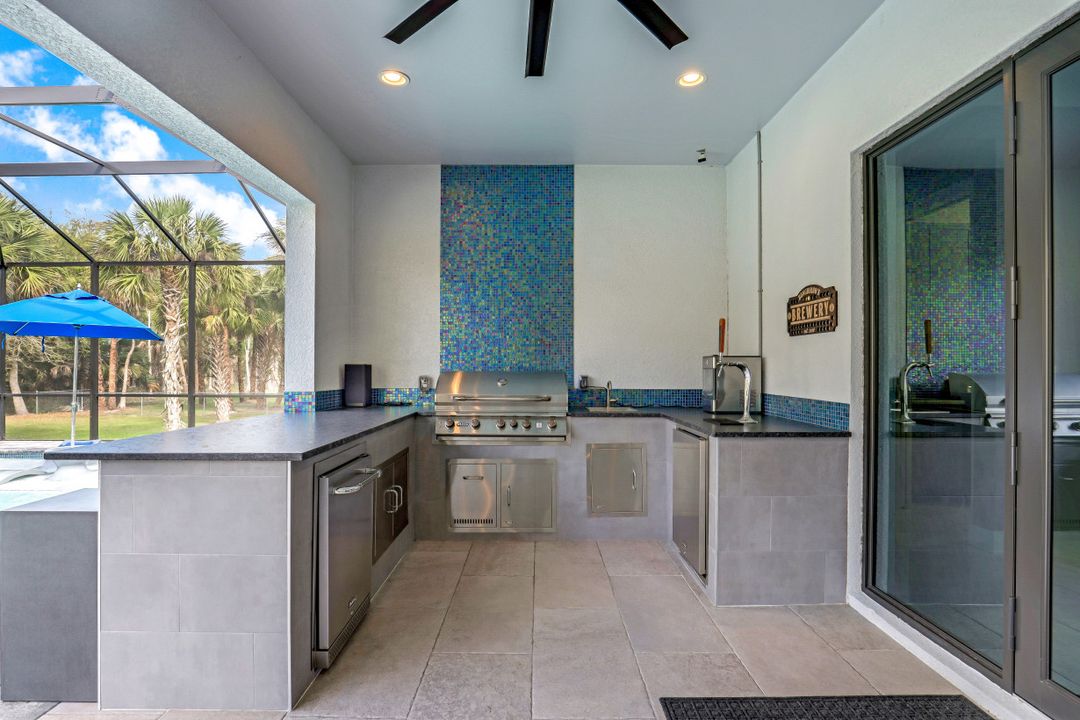 481 7th St NW, Naples, FL 34120