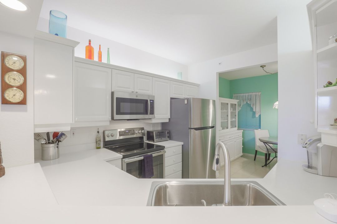 7687 Pebble Creek Cir #204, Naples, FL 34108