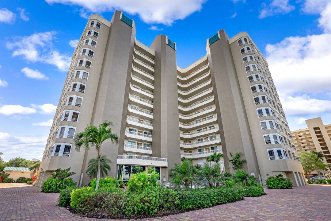 21 Bluebill Ave #404, Naples, FL 34108