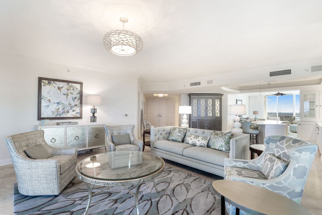 6597 Nicholas Blvd #1501, Naples, FL 34108