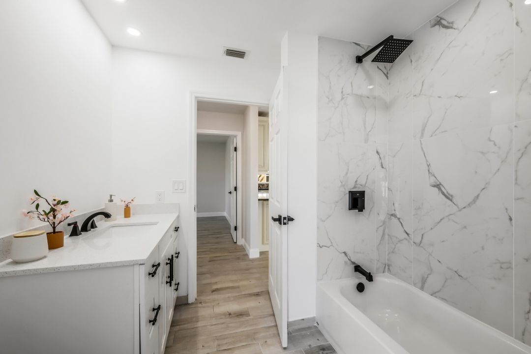 2555 SW 27th St, Cape Coral, FL 33914