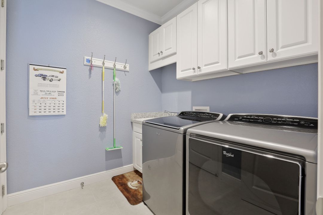 10102 Palazzo Dr, Naples, FL 34119