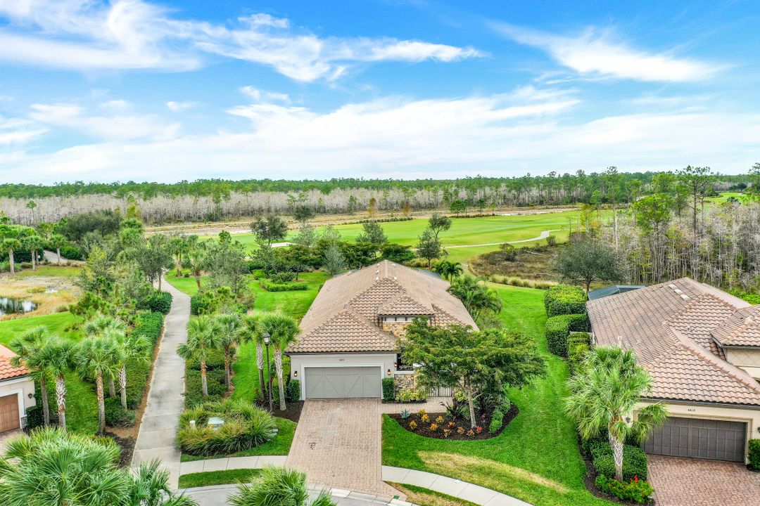 8815 Vaccaro Ct, Naples, FL 34119
