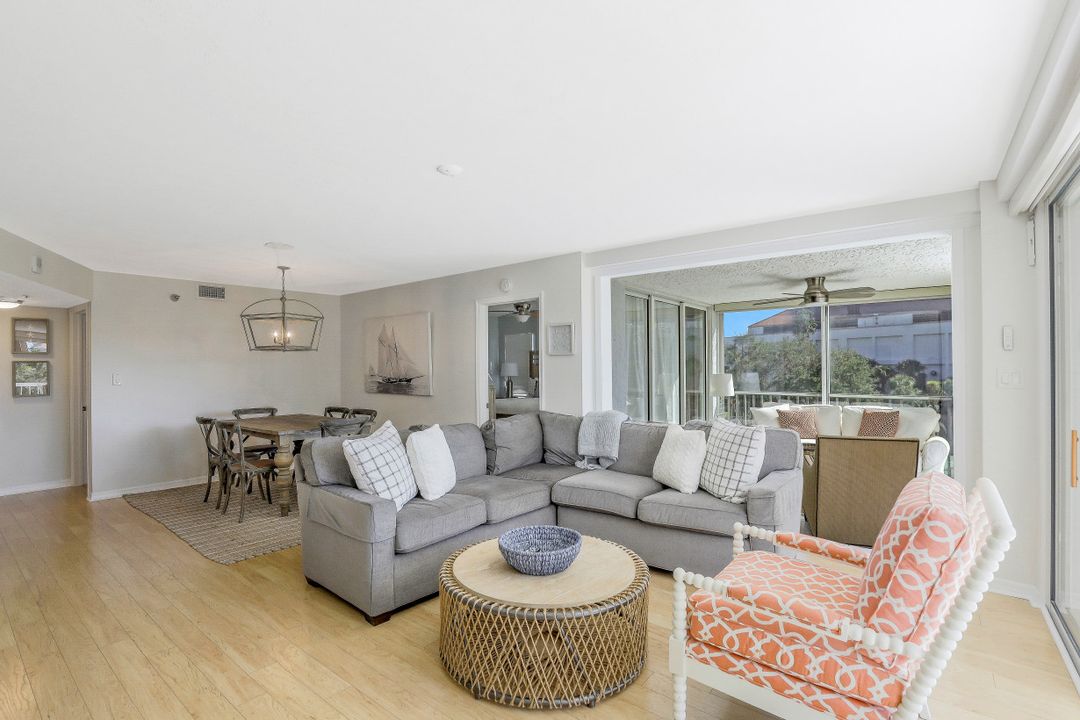 5501 Heron Point Dr #202, Naples, FL 34108