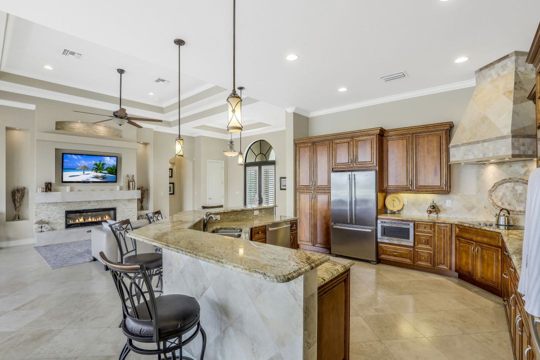 160 Copperfield Ct, Marco Island, FL 34145