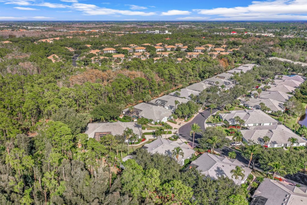 693 Mainsail Pl, Naples, FL 34110