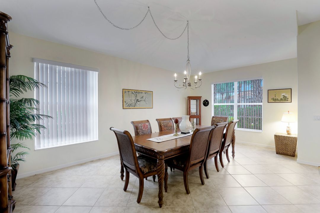 2668 Bellingham Ct, Cape Coral, FL 33991