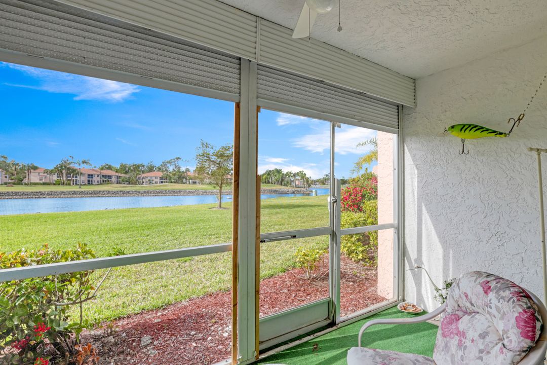 300 Forest Lakes Blvd #102, Naples, FL 34105