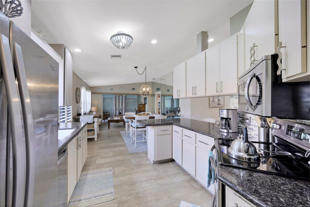 3551 El Verdado Ct, Naples, FL 34109