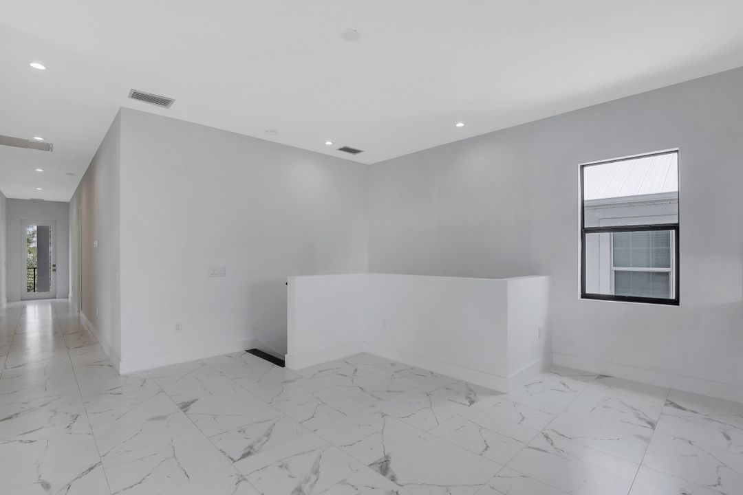 4064 Full Moon Ct, Naples, FL 34112