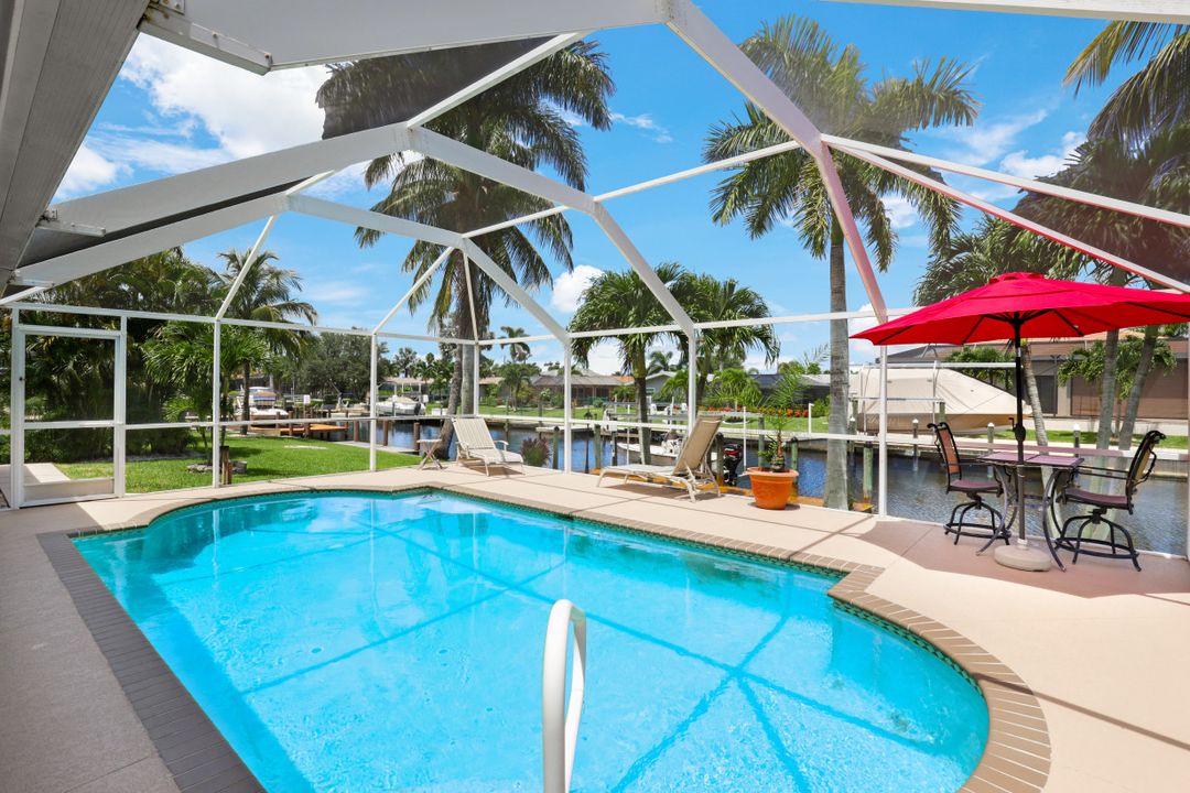 5241 Stratford Ct, Cape Coral, FL 33904