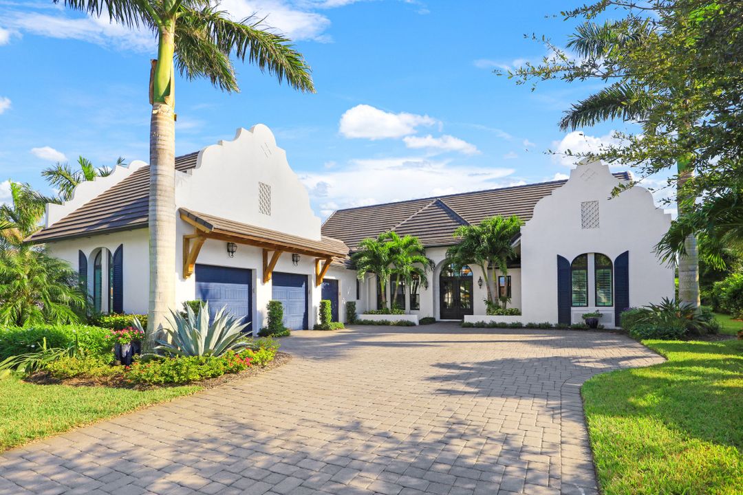 3244 Tavolara Ln, Naples, FL 34114