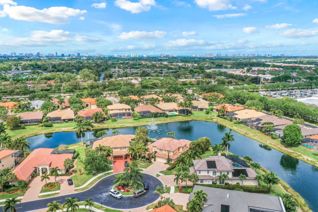 5119 Post Oak Ln, Naples, FL 34105