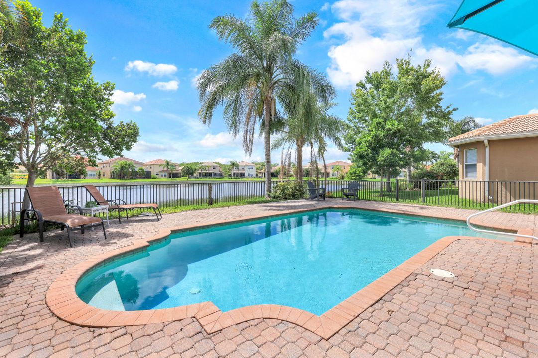 11137 Sparkleberry Dr, Fort Myers, FL 33913