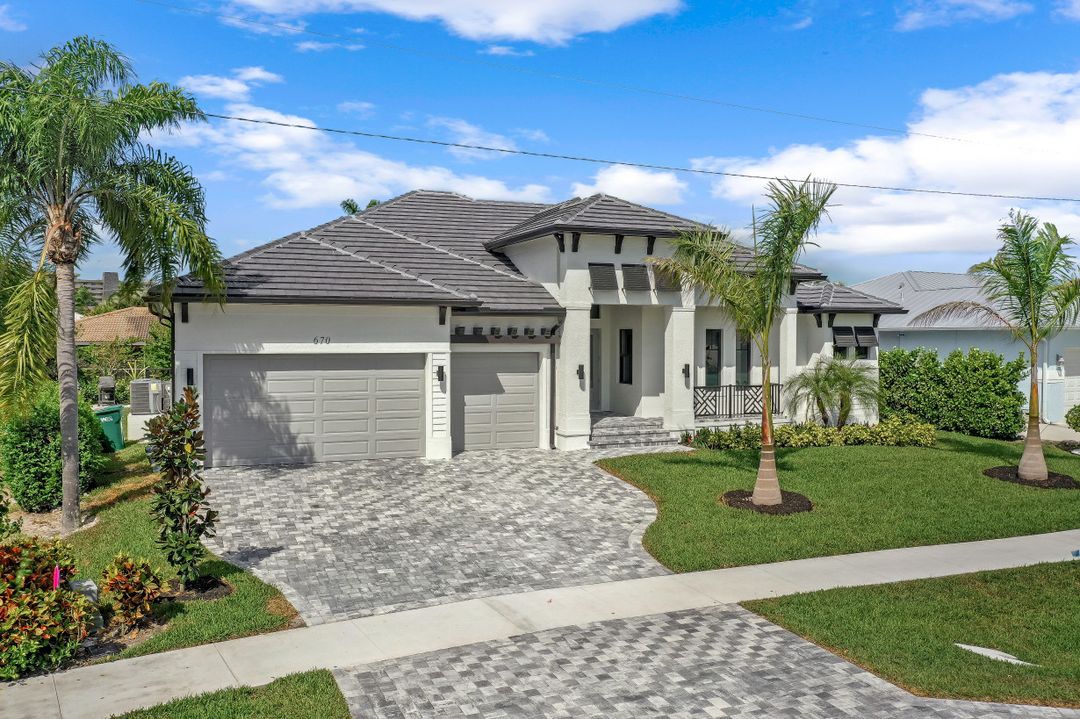 670 Amber Dr, Marco Island, FL 34145