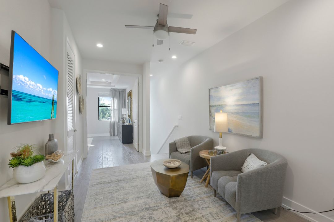 12944 Pembroke Dr, Naples, FL 34105