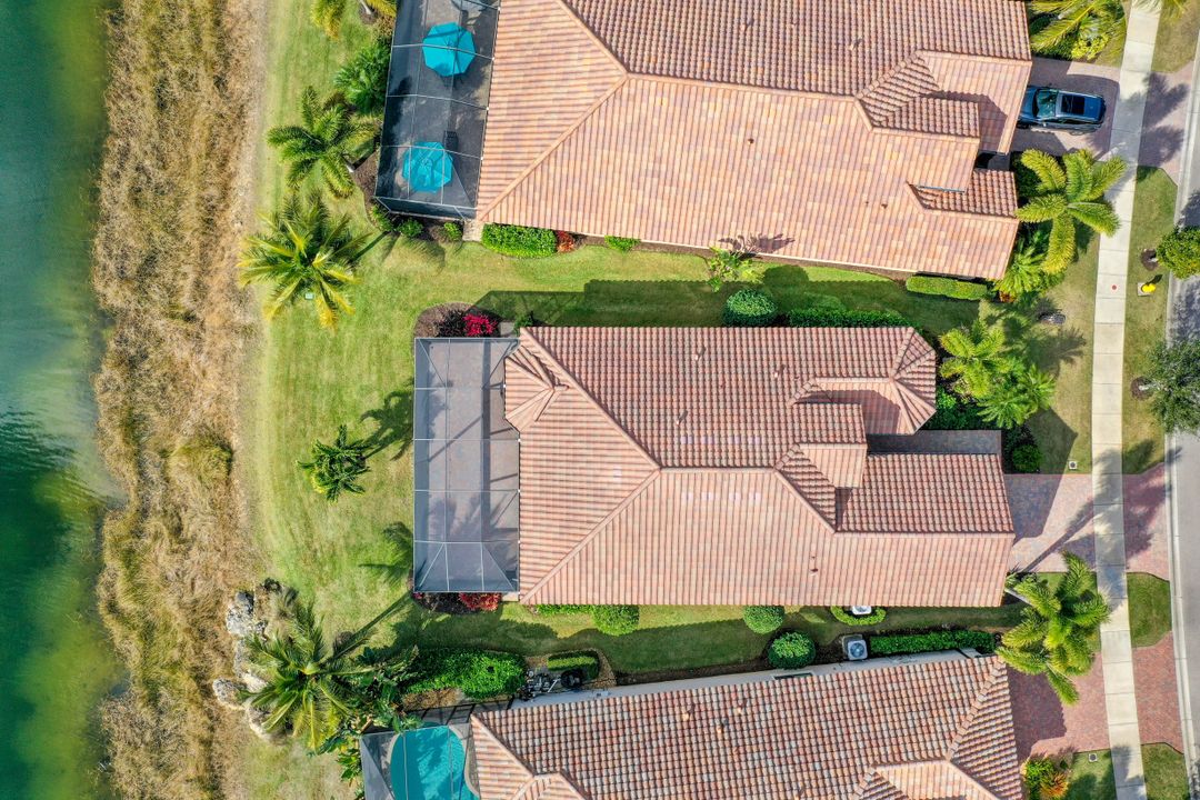 9366 Isla Bella Cir, Bonita Springs, FL 34135